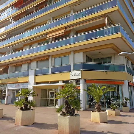 Appartement La Pinede.3 *
